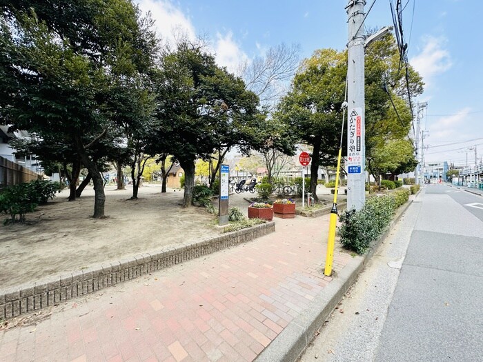 第８頼長ビルの物件外観写真