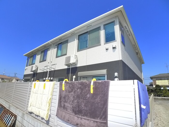 サニープレイスの物件外観写真