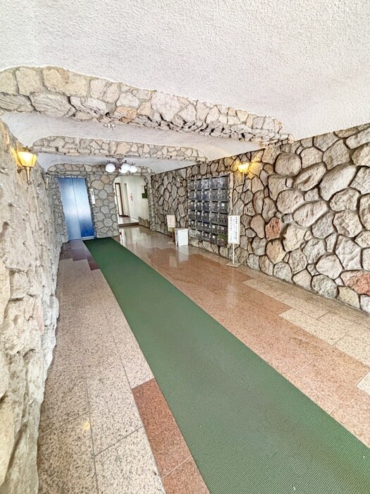 ロワイヤルシャバールの物件外観写真