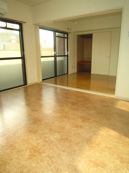 ロワイヤルシャバールの物件内観写真