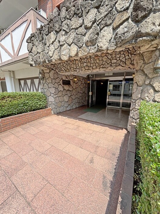 ロワイヤルシャバールの物件外観写真