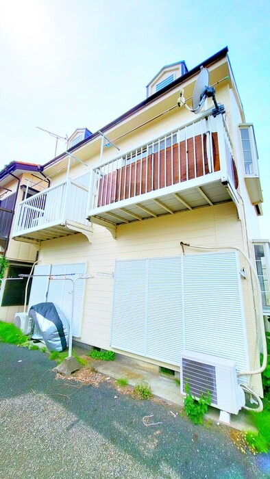 ニュールーミーの物件外観写真