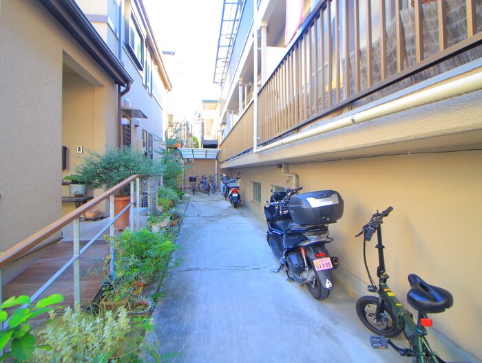 山根コ－ポの物件外観写真