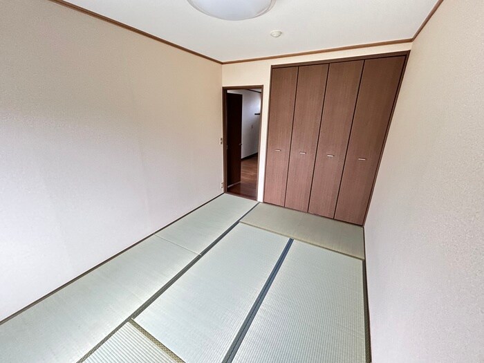 メゾンラフォーレの物件内観写真