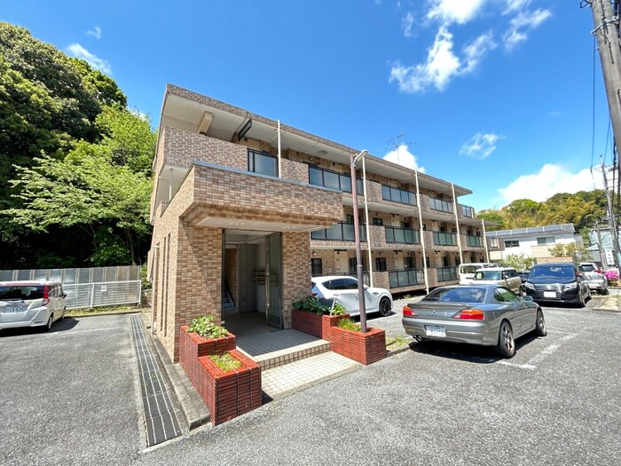 ティーアイグリーンマンションの物件外観写真