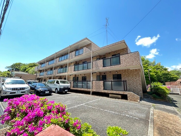 ティーアイグリーンマンションの物件外観写真