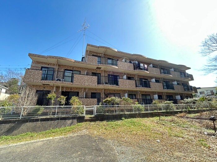 ティーアイグリーンマンションの物件外観写真