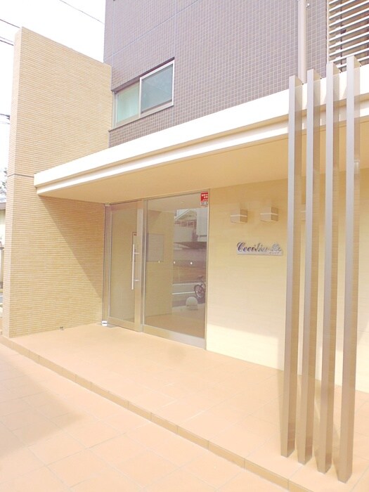 セシリアの物件外観写真