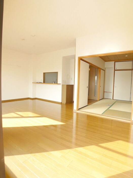 パウロニアヒルズの物件内観写真