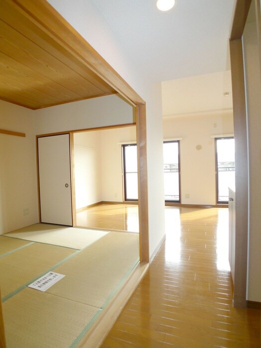 パウロニアヒルズの物件内観写真