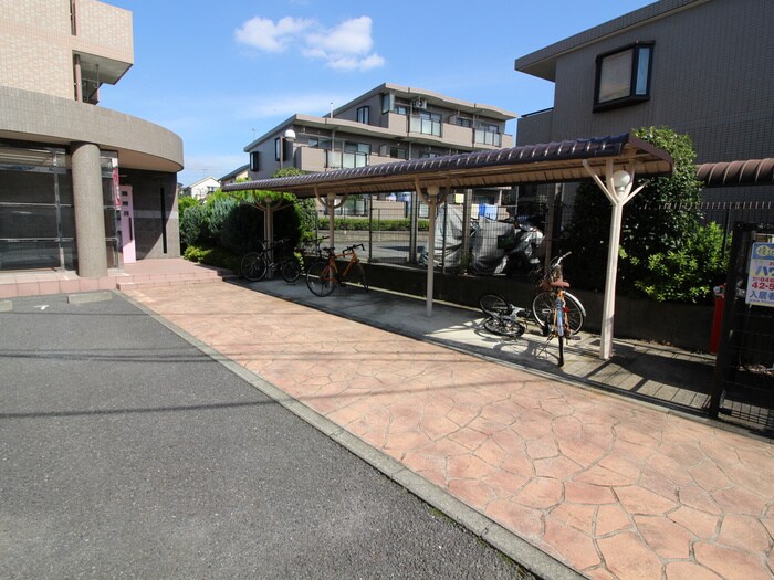 レフィナ－ドＥの物件外観写真