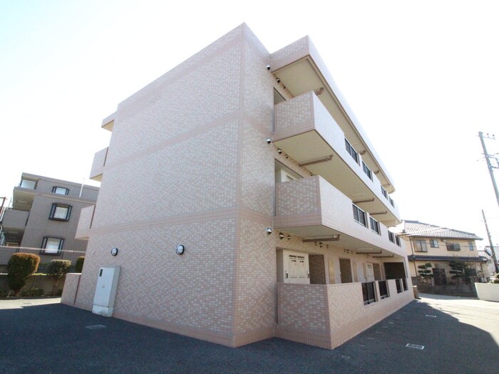 レフィナ－ドＥの物件外観写真