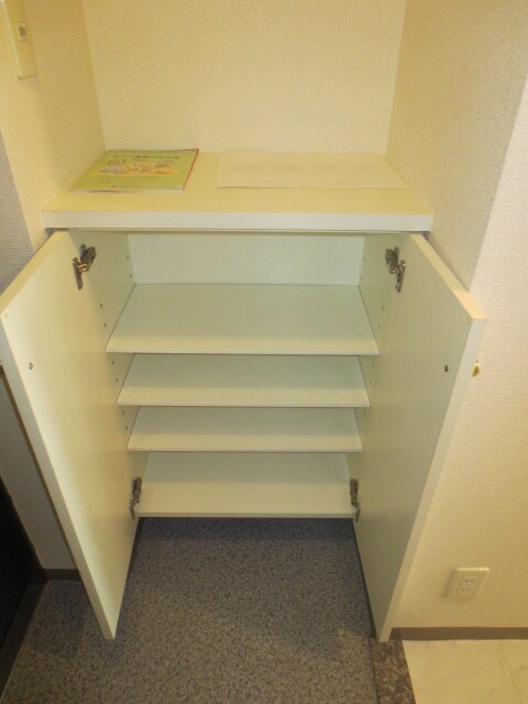 ｸﾞﾘ-ﾝｼﾝﾌｫﾆ-ﾋﾞﾙ（6～9号室）の物件内観写真