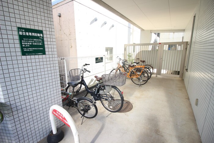 ｸﾞﾘ-ﾝｼﾝﾌｫﾆ-ﾋﾞﾙ（6～9号室）の物件外観写真