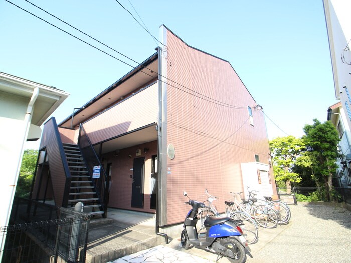 アンプルールブワ湘南の物件外観写真