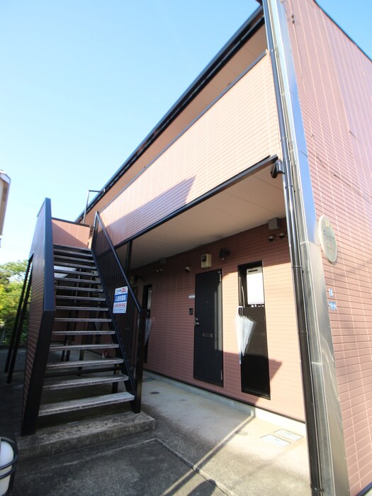 アンプルールブワ湘南の物件外観写真