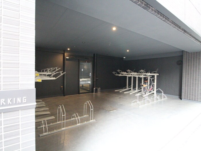 TRACK八丁堀の物件外観写真