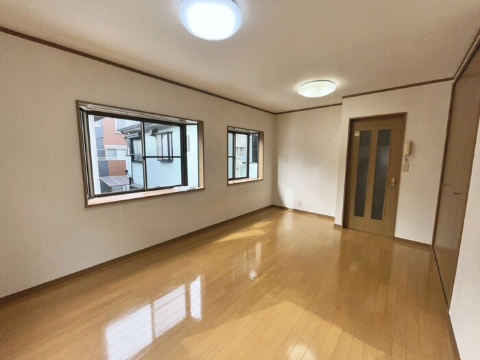 プチ・ラフォーレの物件内観写真