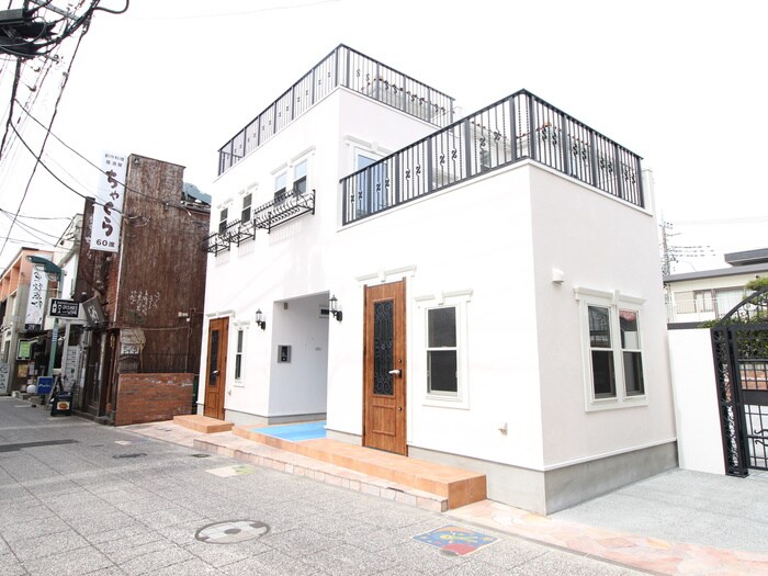 メゾン・ドゥ・レーヴの物件外観写真