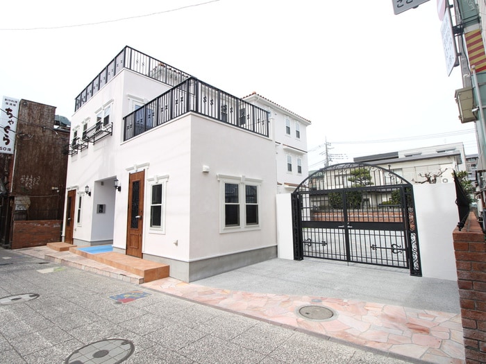 メゾン・ドゥ・レーヴの物件外観写真