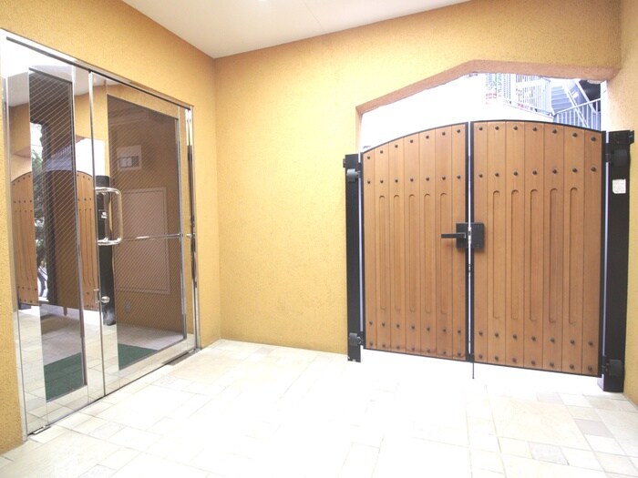 ベルエアー上馬の物件外観写真