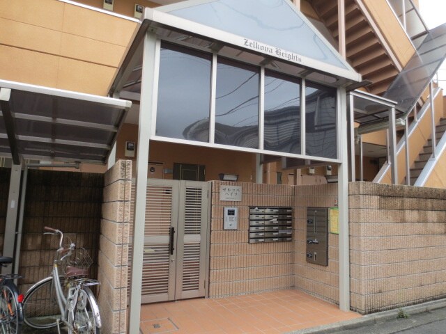 ゼルコバハイツの物件外観写真