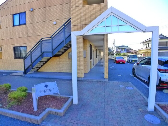 グラン・ウッドAの物件外観写真