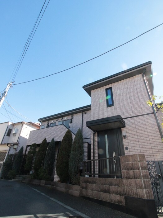 ＣＲＡＳＴＩＮＡ下北沢の物件外観写真