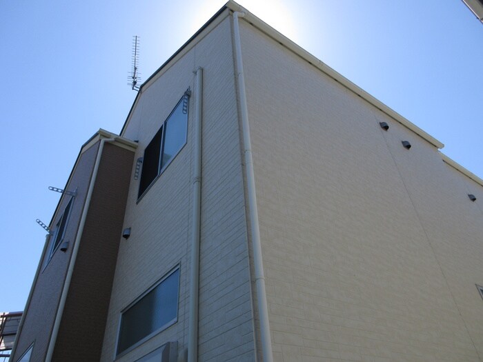 アベニーハウスの物件外観写真