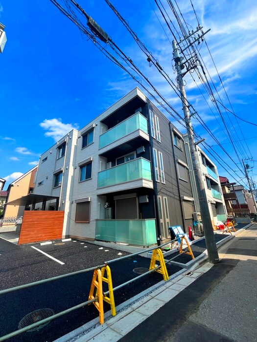 セレスティア西綾瀬の物件外観写真