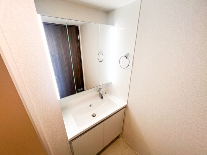 セレスティア西綾瀬の物件内観写真