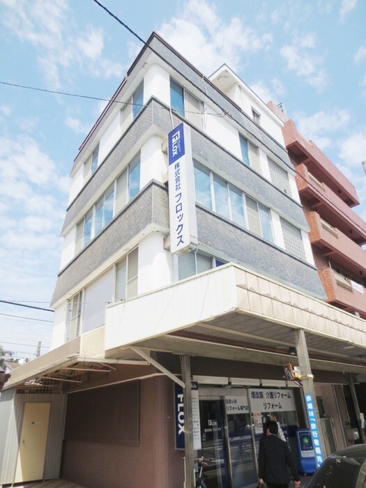 フロックスビルの物件外観写真
