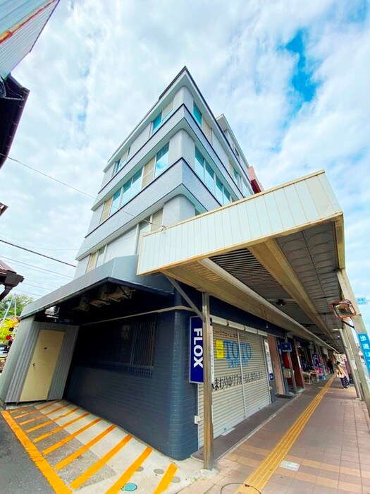 フロックスビルの物件外観写真