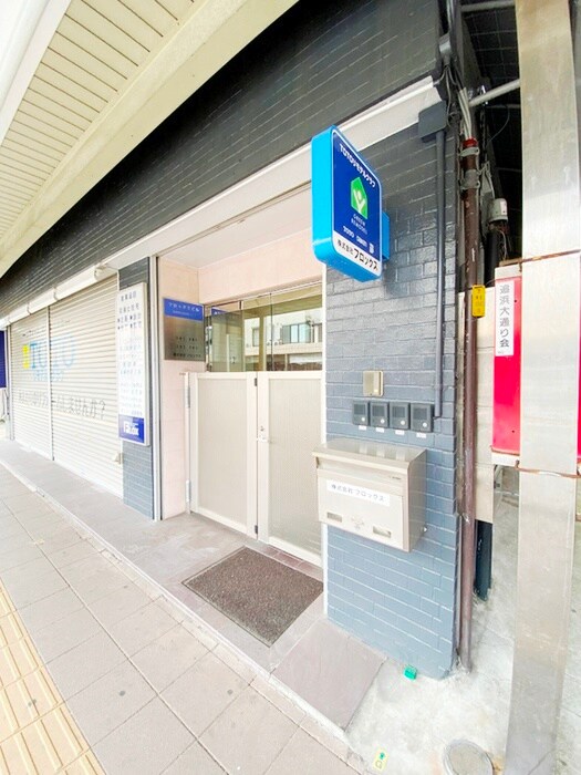 フロックスビルの物件外観写真