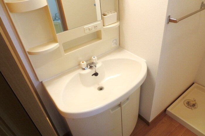 ラックフィル中川Ｂの物件内観写真