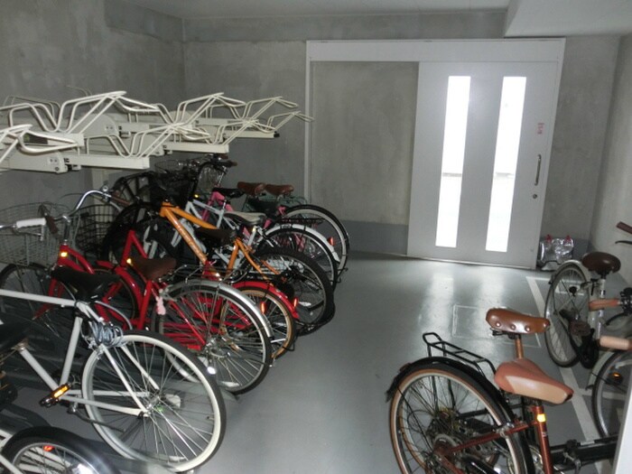 ドゥーエ東高円寺の物件外観写真