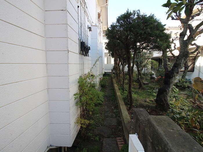 エバ－グリ－ンアパ－トの物件外観写真