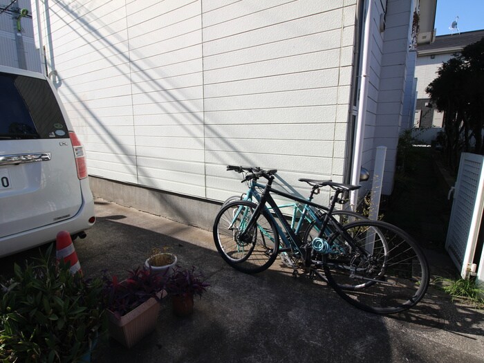 エバ－グリ－ンアパ－トの物件外観写真