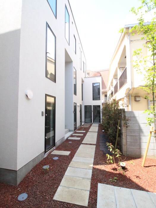 カラスヤマテラスNの物件外観写真