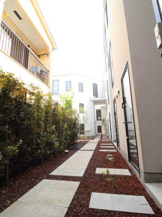 カラスヤマテラスNの物件外観写真