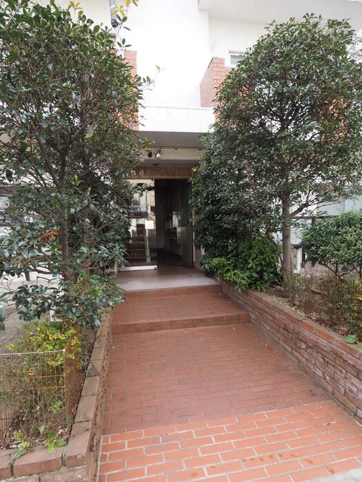 渡辺マンションの物件外観写真