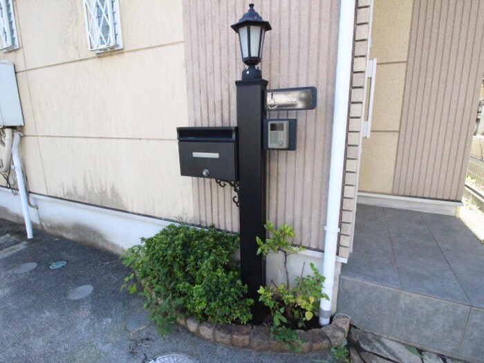 新町一丁目貸家の物件外観写真