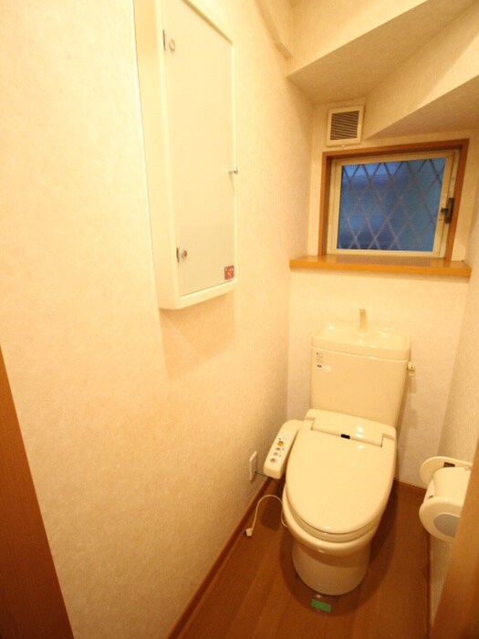 新町一丁目貸家の物件内観写真