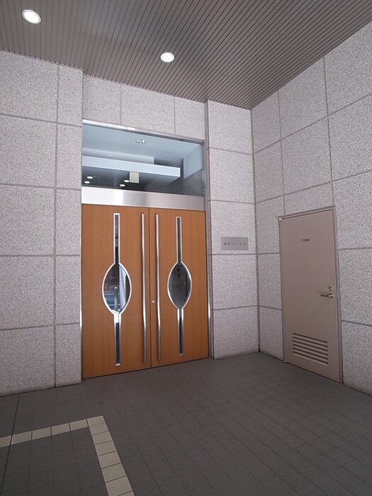 麹町プレイスの物件外観写真