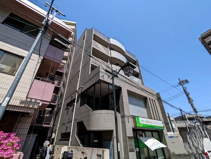 クレストハイムの物件外観写真