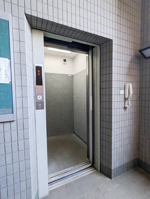 クレストハイムの物件外観写真