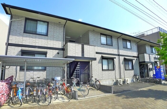 アベニューの物件外観写真