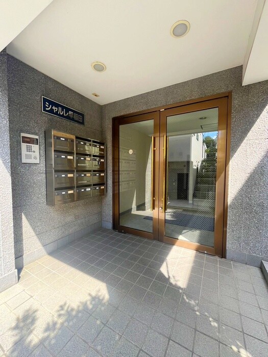 シャルレ早稲田の物件外観写真