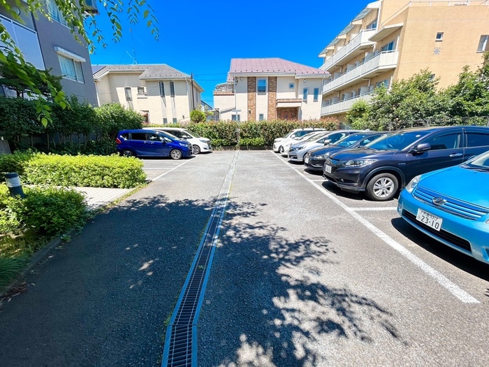 ファミ－ルヴィラ多摩の物件外観写真