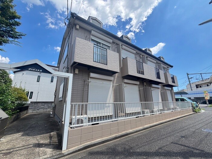 ジュネス大泉の物件外観写真